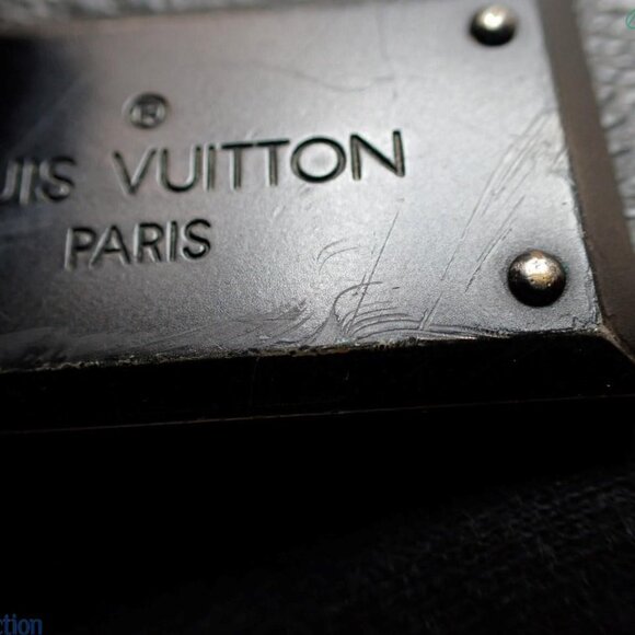 Louis Vuitton Damier Graphite Messenger Shoulder Bag - Picture 8 of 9